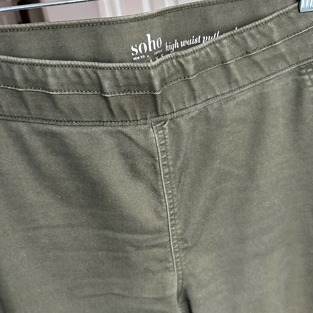 Soho brand women’s army green pull on pants Sz L - Picture 3 of 5